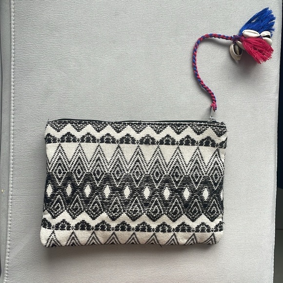 Express Clutch Seashell Purse 🐚 - Picture 2 of 2